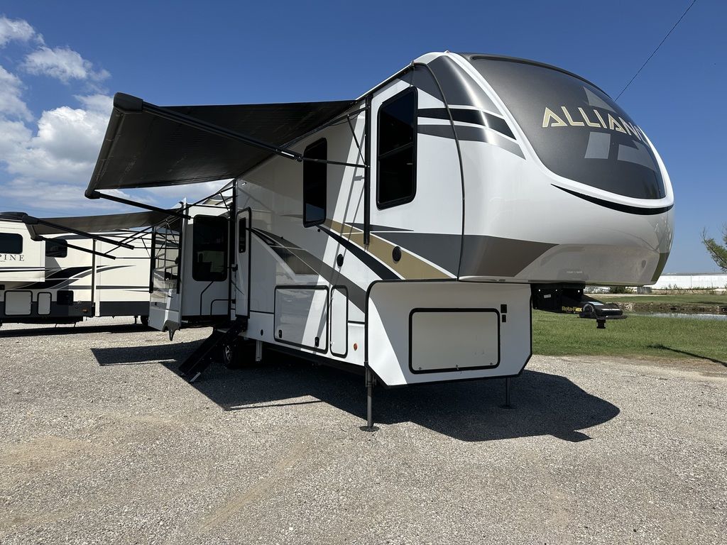 2021 Alliance RV Paradigm 340RL