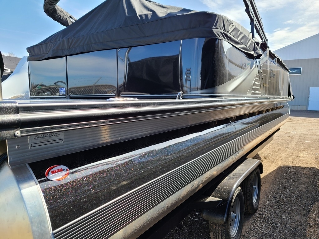 2023 Vantage pontoon Guard & Wrap Installed - Boat World - East Bethel ...