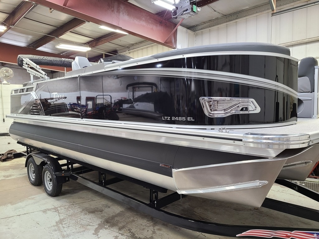 2023 Vantage pontoon Guard & Wrap Installed - Boat World - East Bethel ...