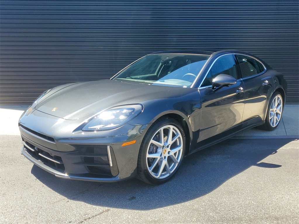 2025 Porsche Panamera 4