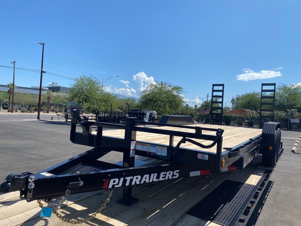 2023 PJ Trailers Equipment 6" Channel 20', Dovetail, Ramps