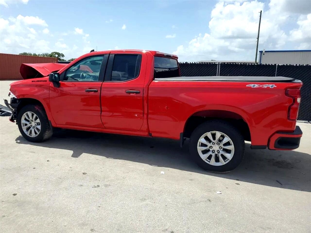2021 Chevrolet Silverado 1500 Custom Pickup 4D 6 1/2 ft Pickup