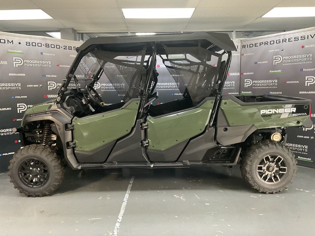 2023 Honda Pioneer 1000-6 Deluxe Crew 9