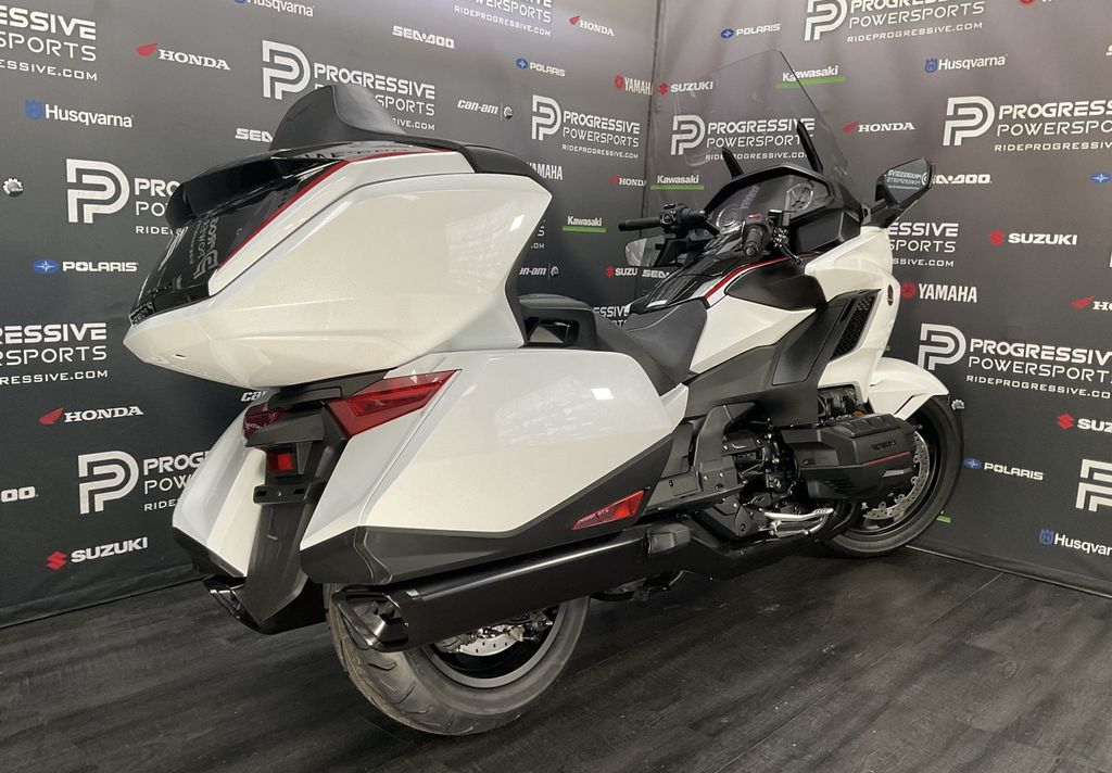 2024 Honda Gold Wing Tour  8