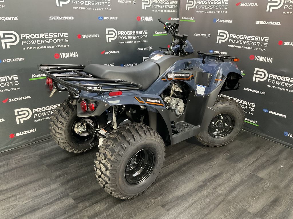 2025 Kawasaki Brute Force 300  4