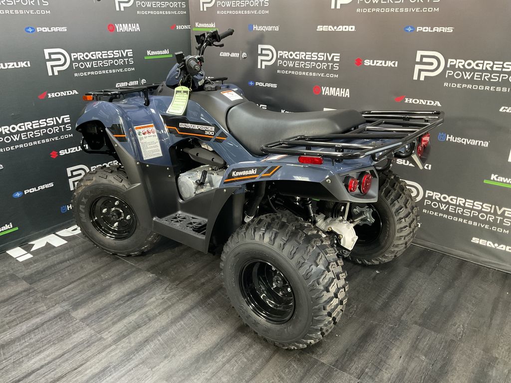 2025 Kawasaki Brute Force 300  7