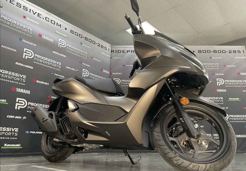 2024 Honda PCX  6