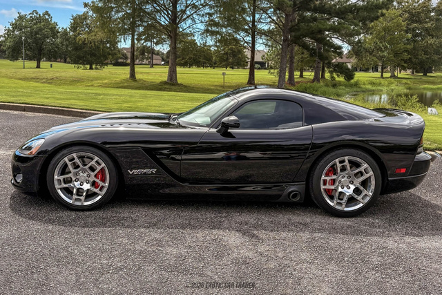 2006 Dodge Viper Coupe Rear-Wheel Drive 6-Speed Manual