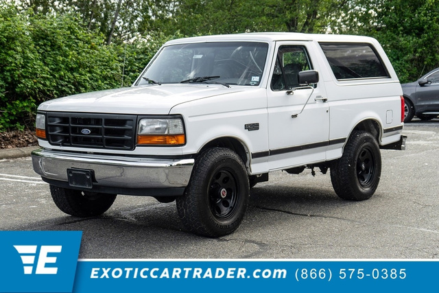 1992 Ford Bronco Custom 4WD SUV / Crossover Four-Wheel Drive