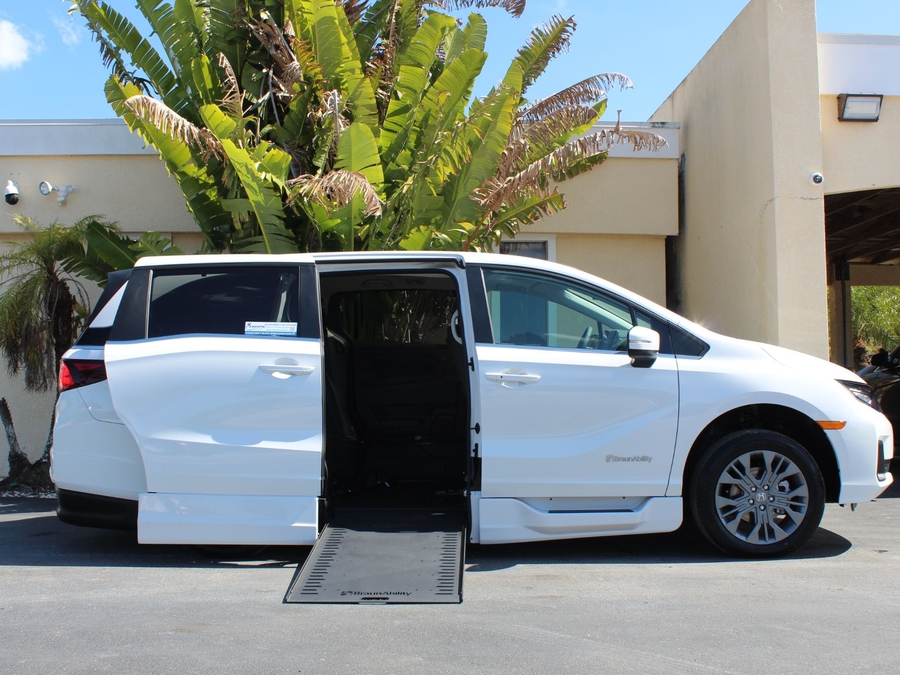 2026 Honda Odyssey Touring Mini-Van