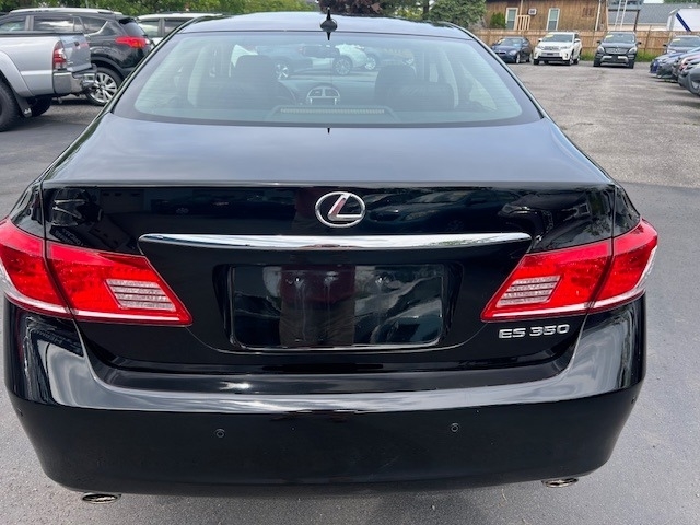 2011 Lexus ES 350 photo 3