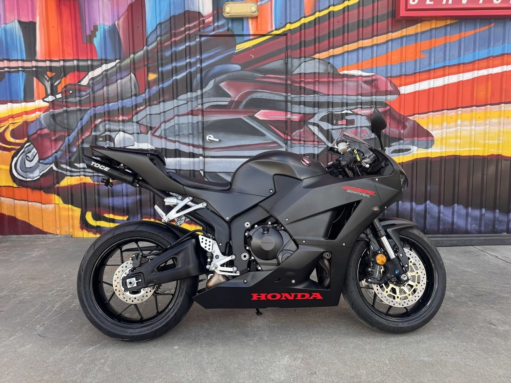 2022 Honda CBR600RR Horizontal In-line 599