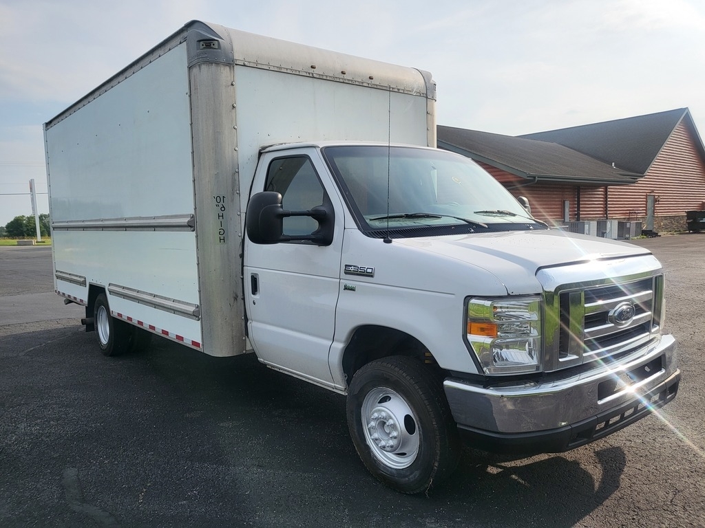 2018 Ford E-Series E-350 SD Full-Size