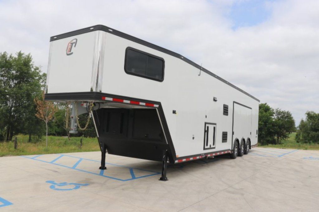 2025 Intech Trailers 8.5X42 GN ICON PACKAGE BATH PACKAGE