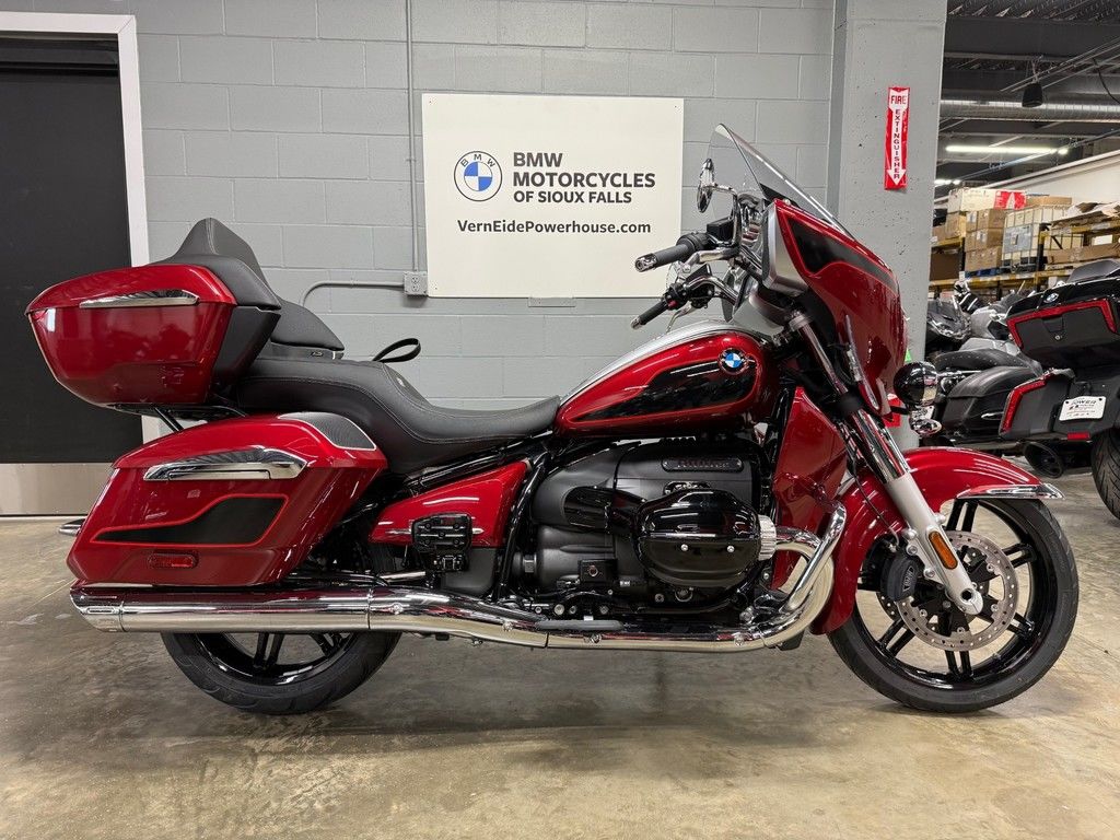 2025 BMW R 18 Transcontinental Dragonfire Red Metallic Matt Parallel Twin 1802