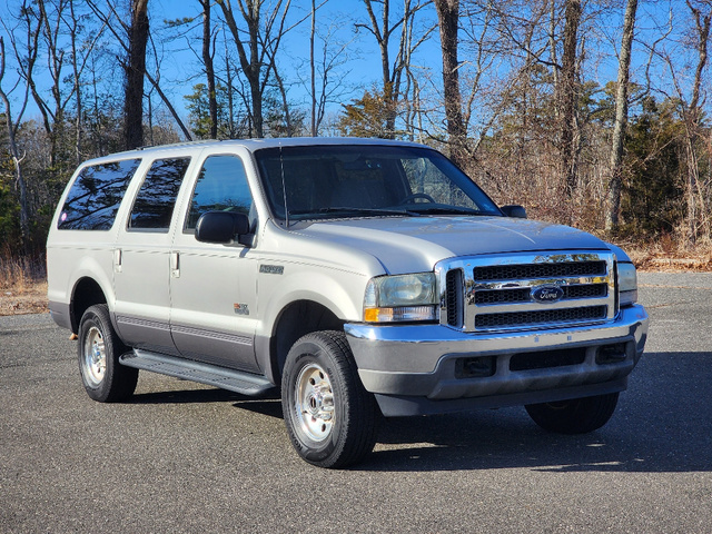 2002 Ford Excursion XLT 2