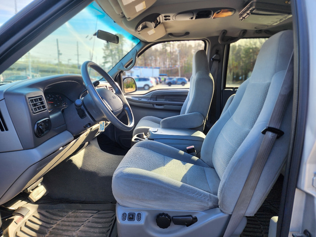 2002 Ford Excursion XLT 26