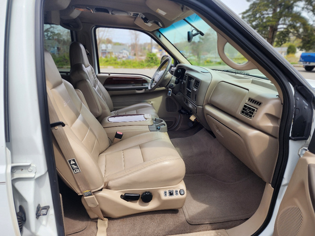2002 Ford Excursion Limited 11