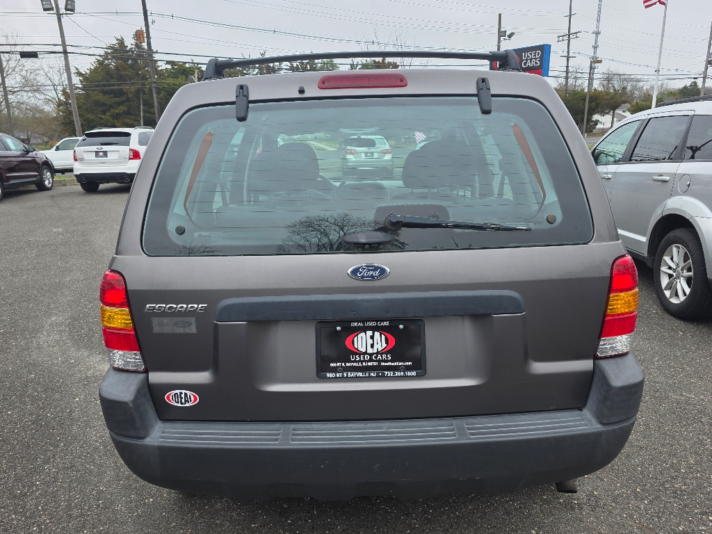 2004 Ford Escape XLS Value photo