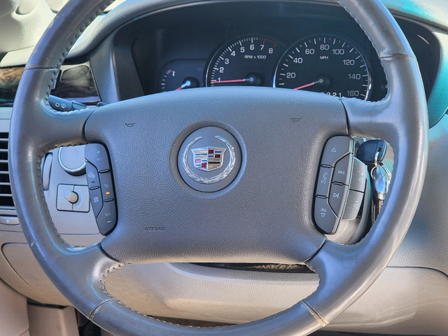 2009 Cadillac DTS Premium Luxury 19