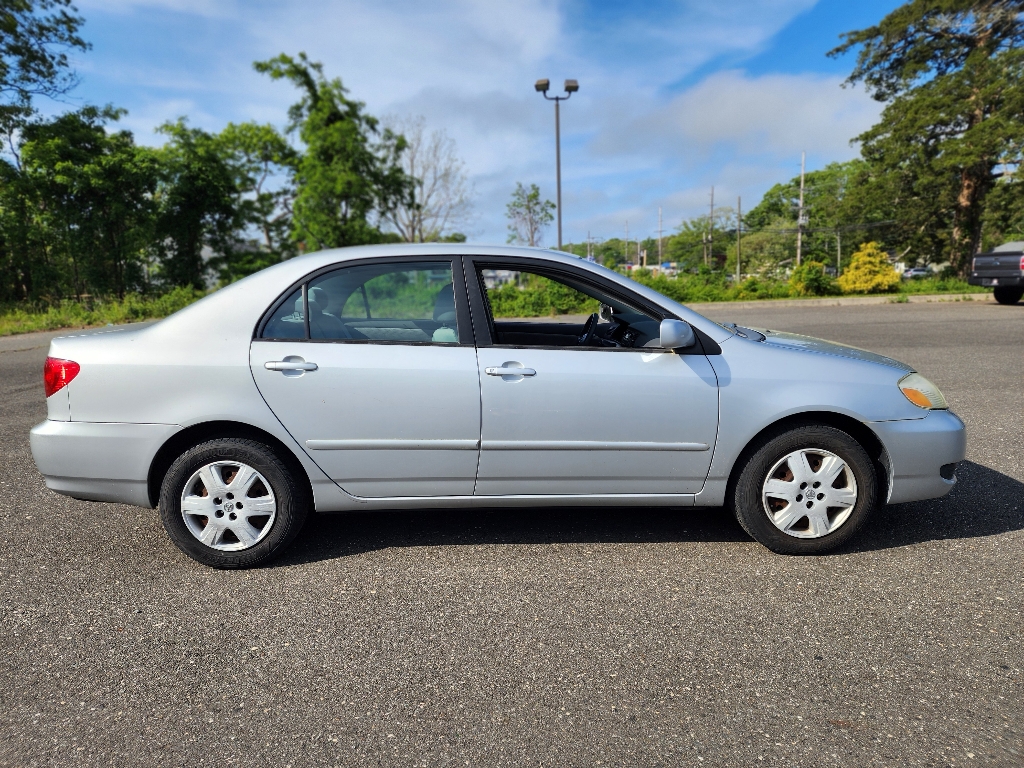 2005 Toyota Corolla LE 8