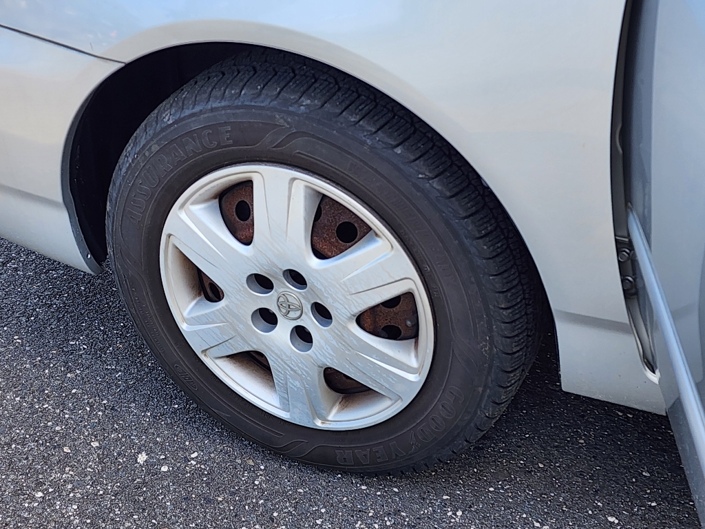 2005 Toyota Corolla LE 28