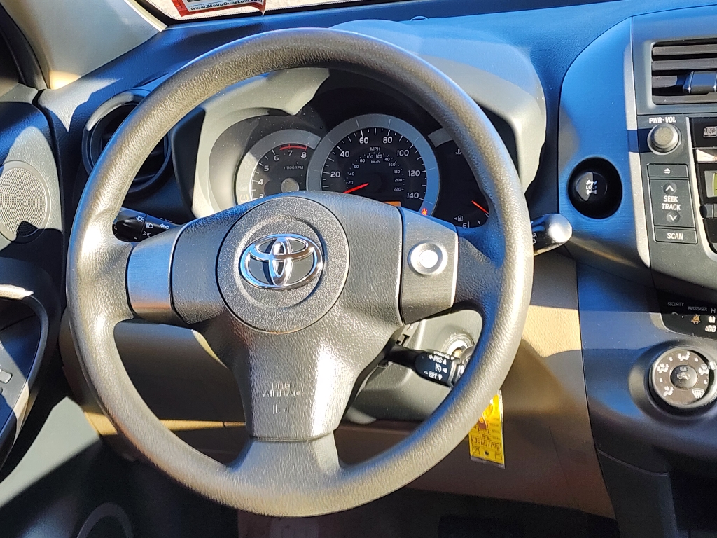 2011 Toyota RAV4  16