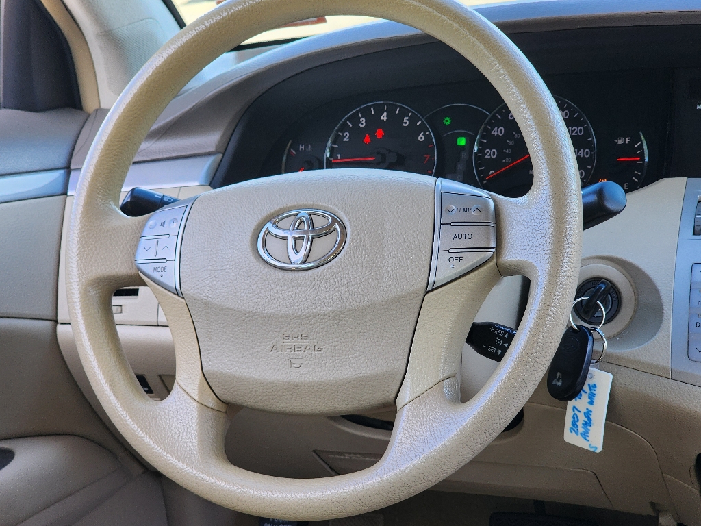 2007 Toyota Avalon XL 18