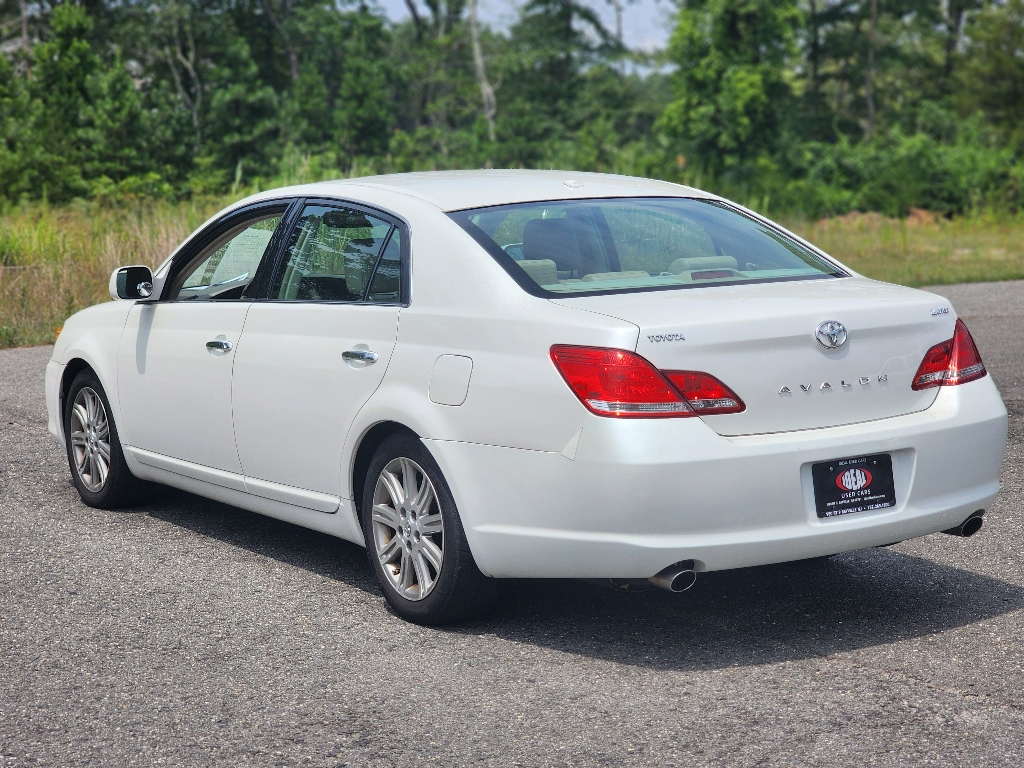 2010 Toyota Avalon Limited 4