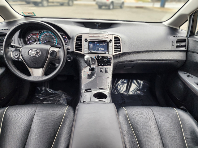 2015 Toyota Venza XLE 15