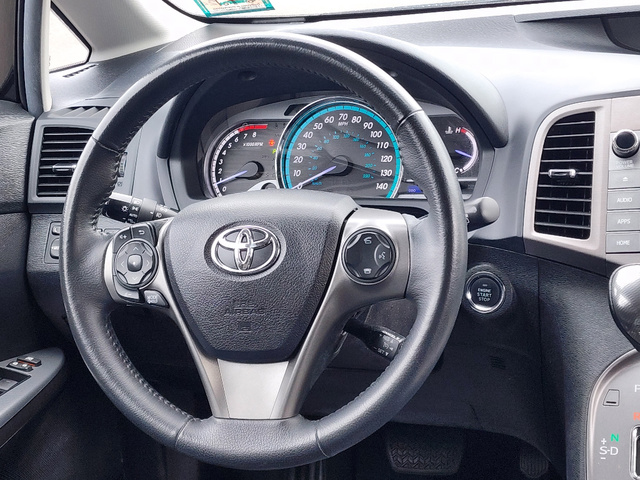 2015 Toyota Venza XLE 17
