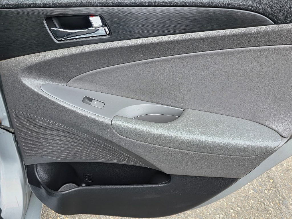 2013 Hyundai Sonata GLS photo