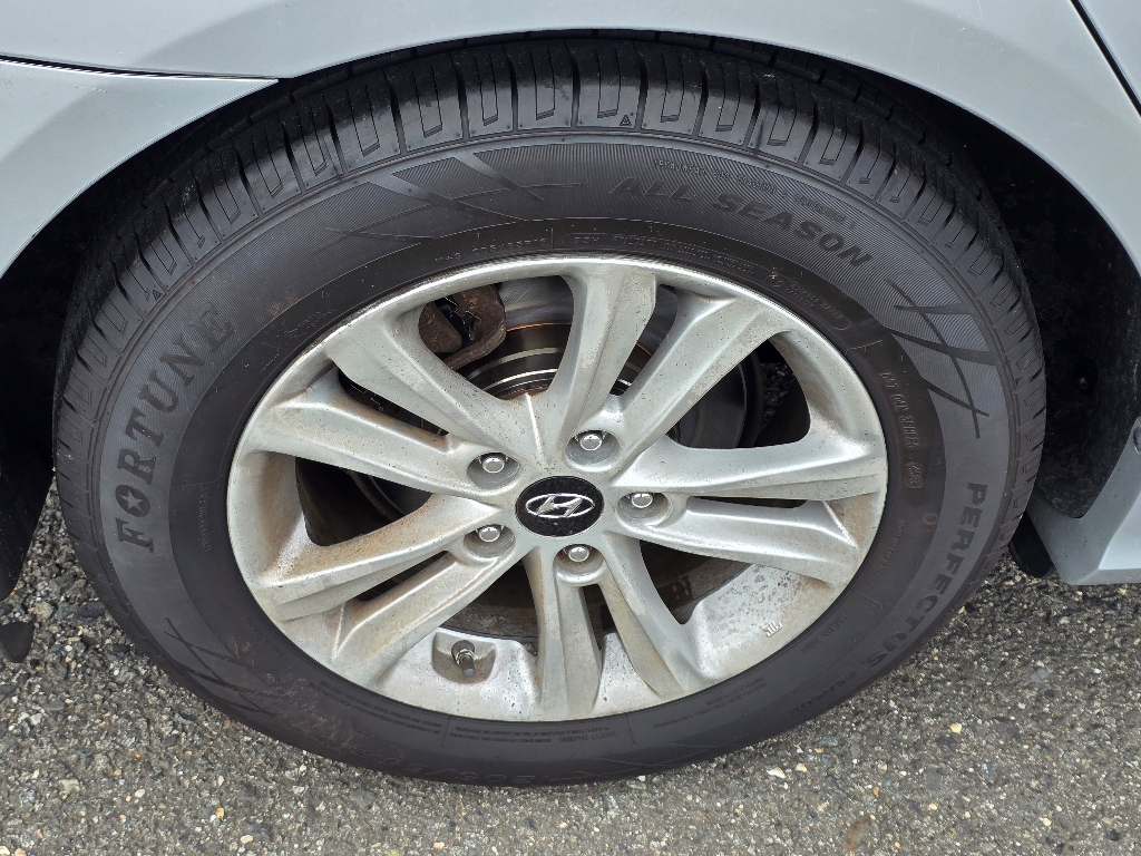 2013 Hyundai Sonata GLS photo