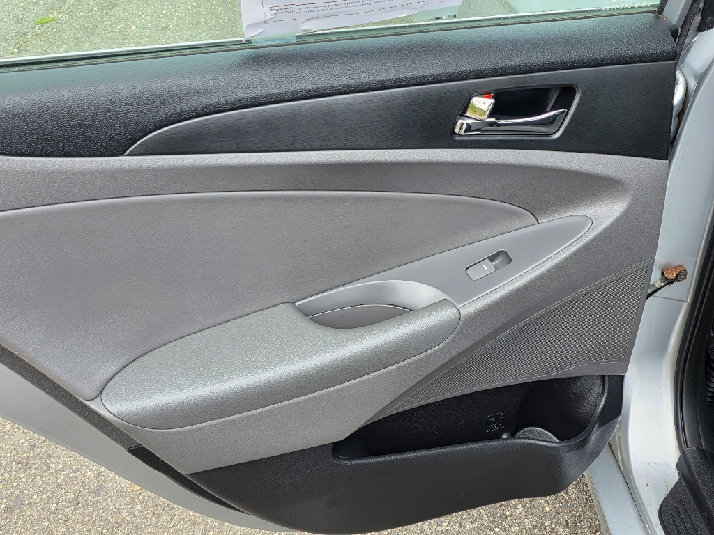 2013 Hyundai Sonata GLS photo