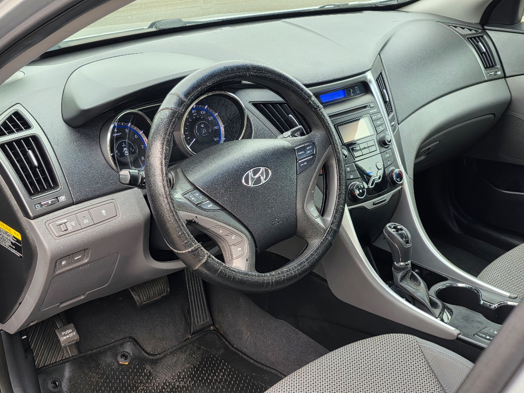 2013 Hyundai Sonata GLS photo
