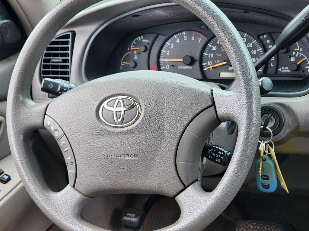 2004 Toyota Tundra SR5 17