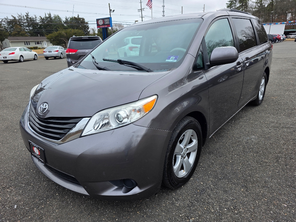 2011 Toyota Sienna LE 8-Passenger