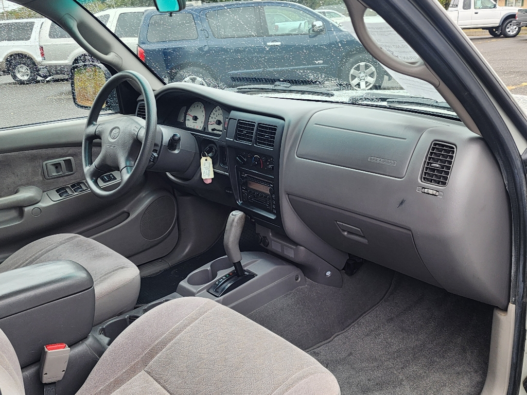 2003 Toyota Tacoma PreRunner V6 11