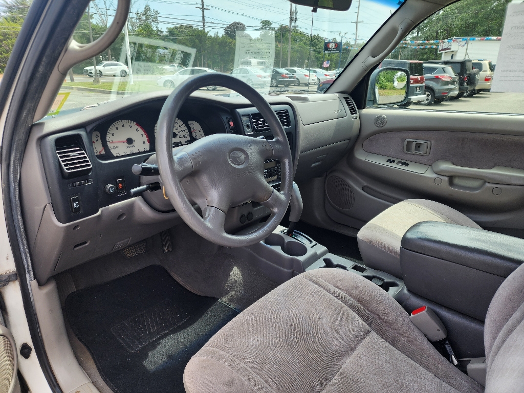 2004 Toyota Tacoma PreRunner V6 13