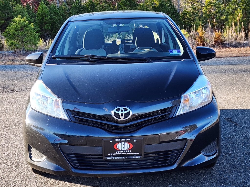 2012 Toyota Yaris 5-Door LE 3