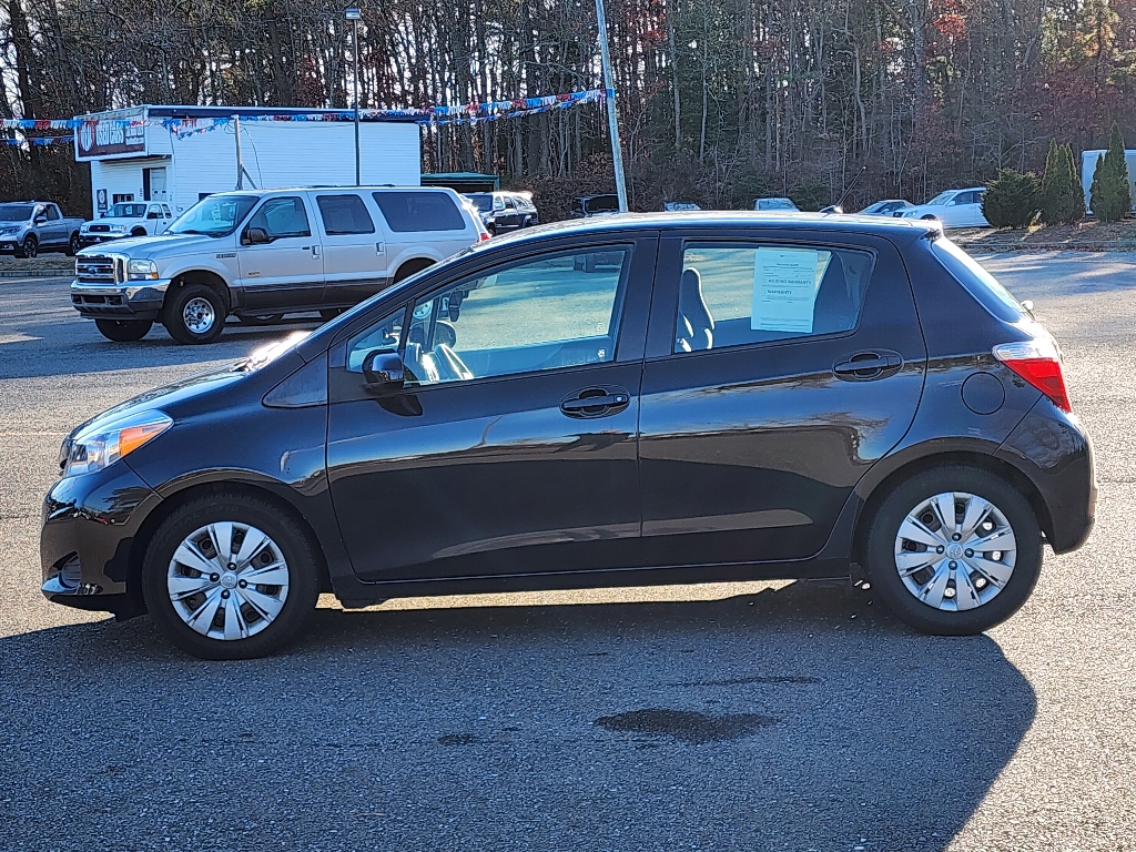 2012 Toyota Yaris 5-Door LE 7