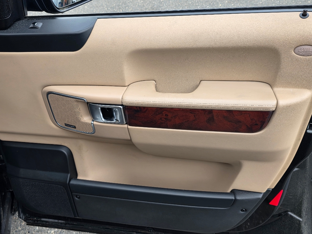 2010 Land Rover Range Rover HSE photo