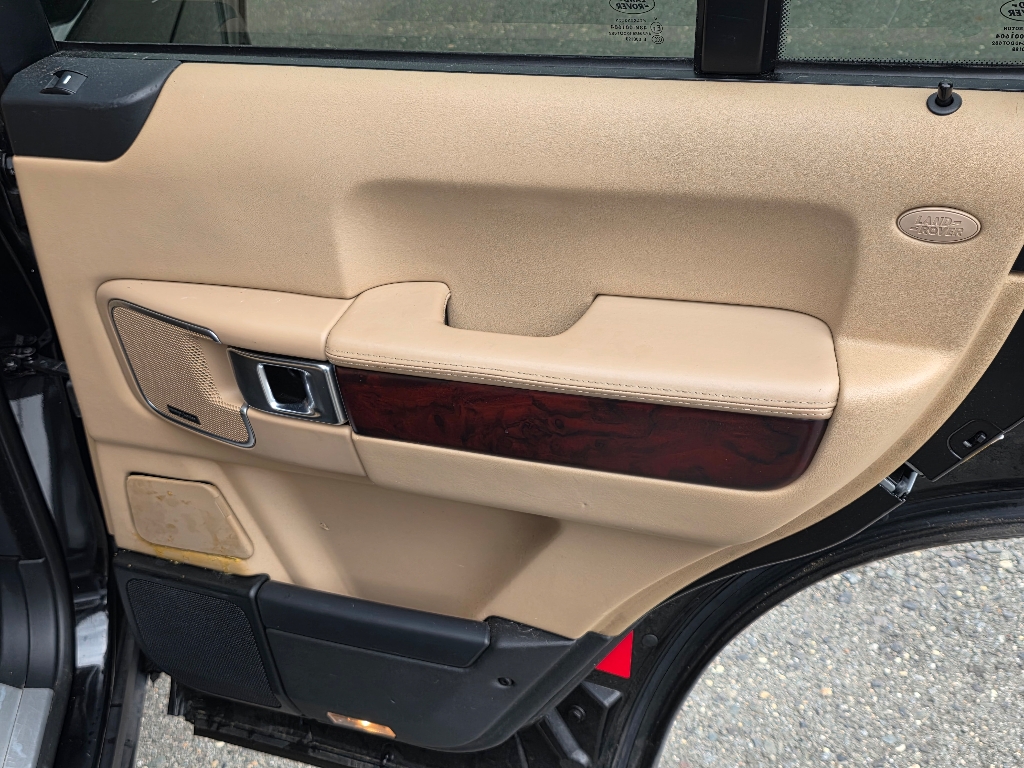 2010 Land Rover Range Rover HSE photo