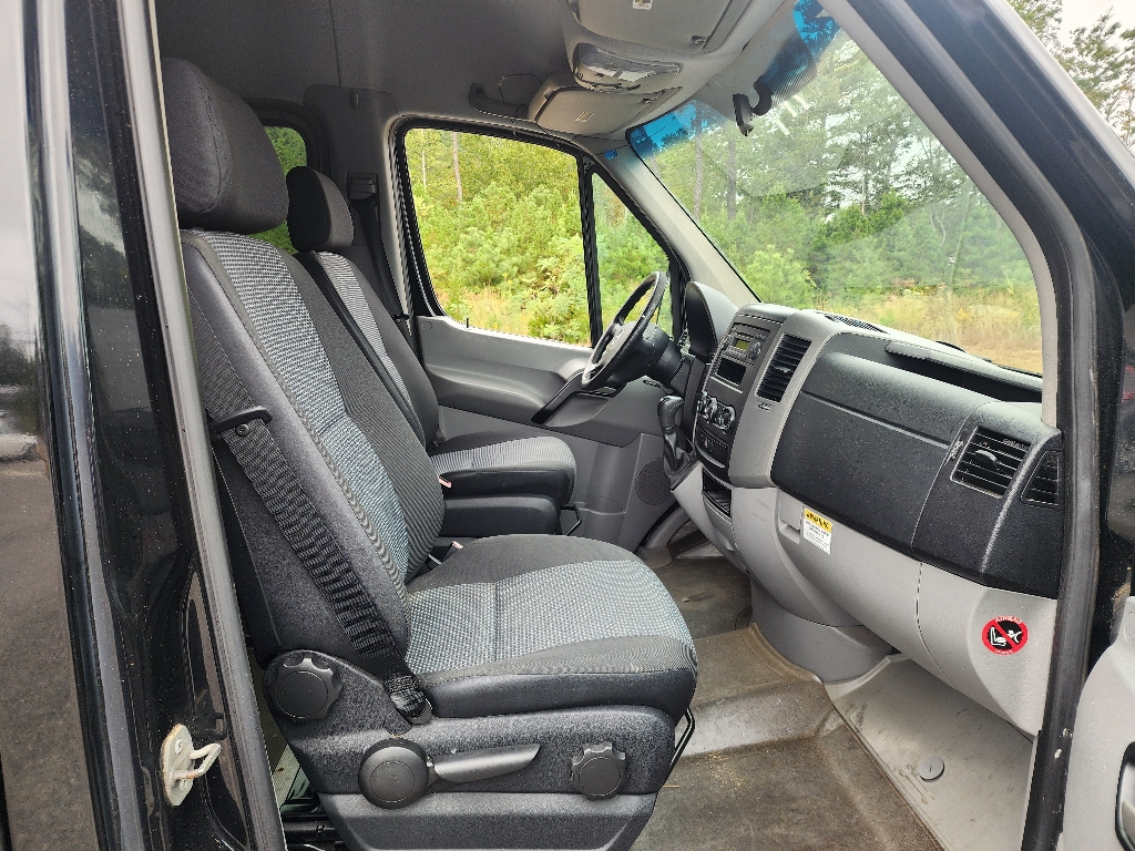 2011 Mercedes-Benz Sprinter 2500 12