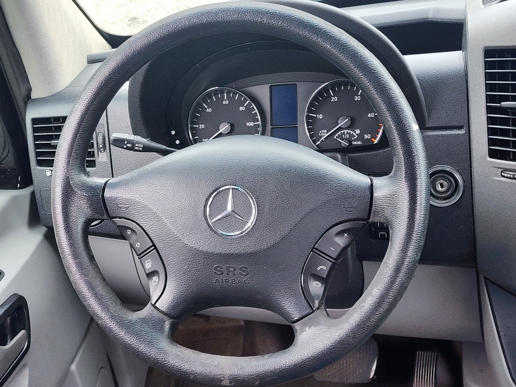 2011 Mercedes-Benz Sprinter 2500 17