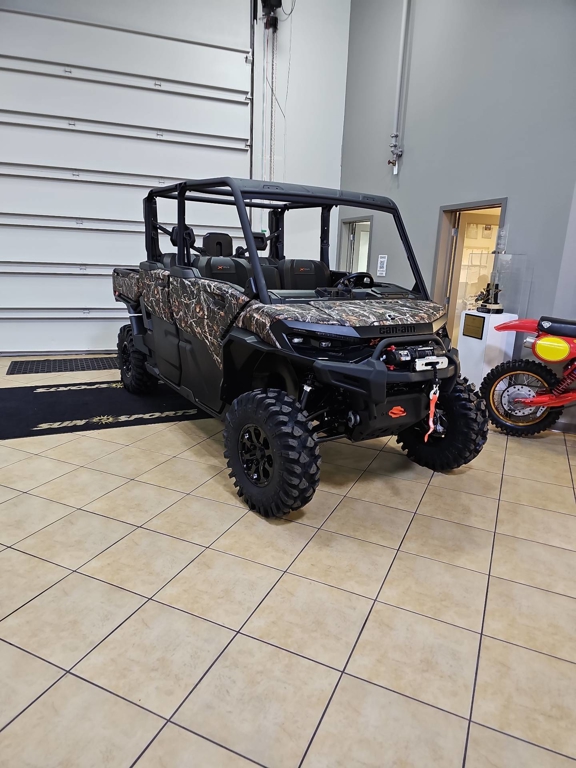 2026 Can-Am SSV DEF MAX XMR 65 HD11 CA 26 X mr with Half Doors HD11