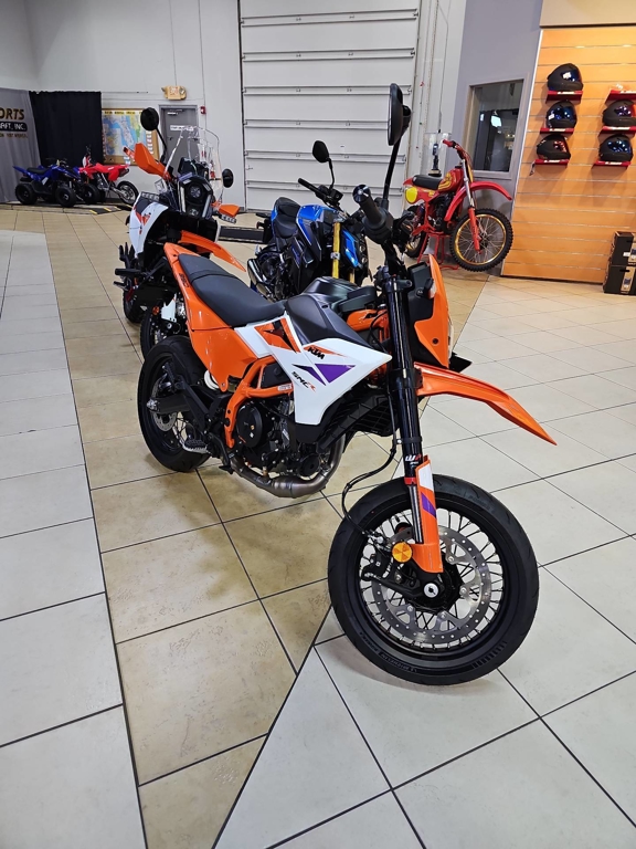 2026 KTM 390 SMC R