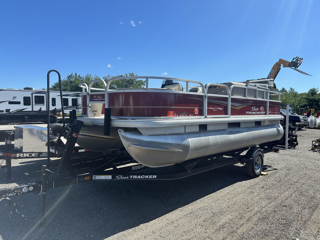 2020 Sun Tracker Bass Buggy 18DLX Boat W/75 HP Mercury Outboard & T