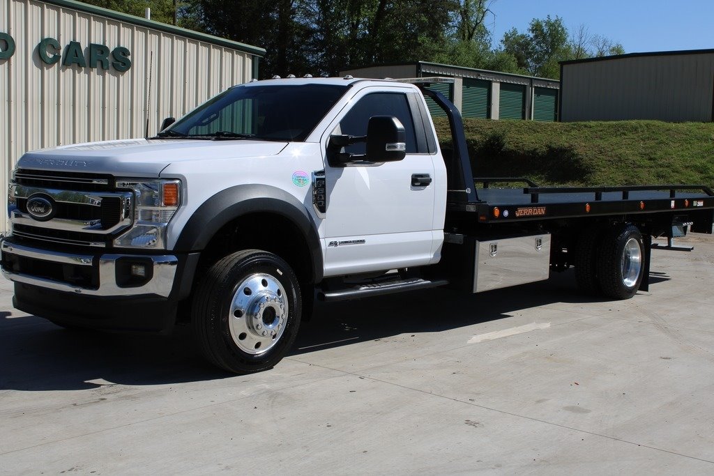 2022 Ford F600