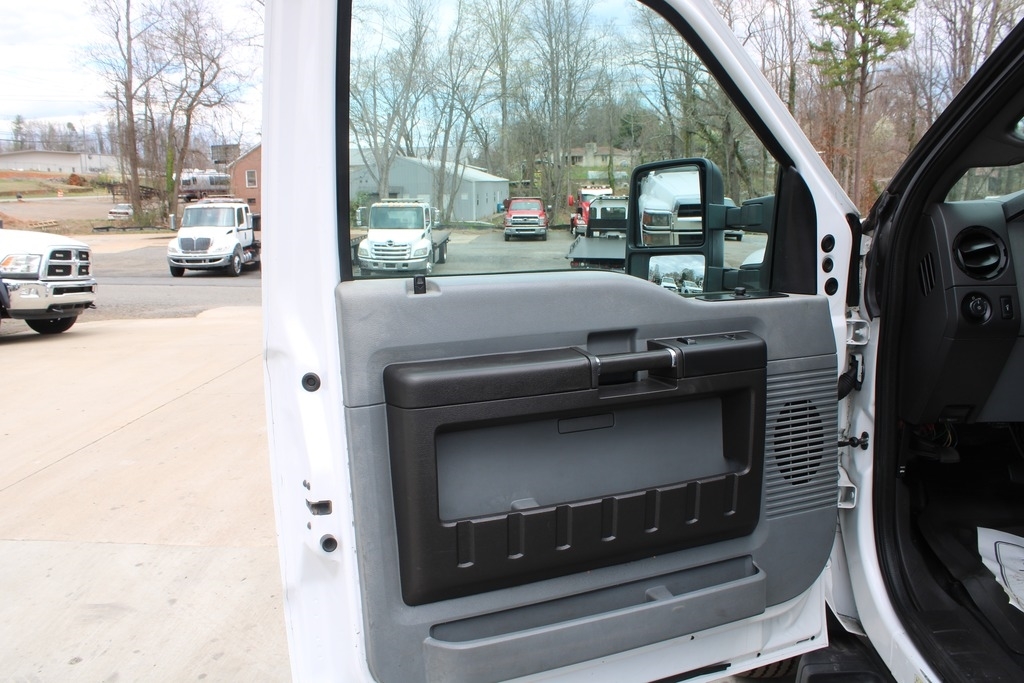 2013 Ford F-450 Super Duty Chassis Cab - Photo 16